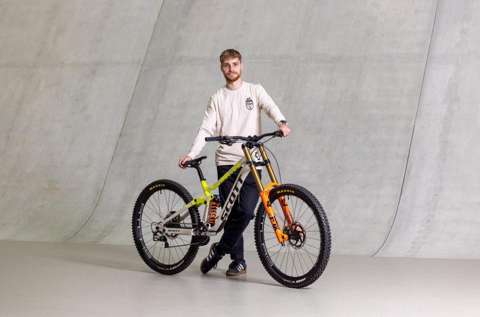 Scott downhill best sale bike